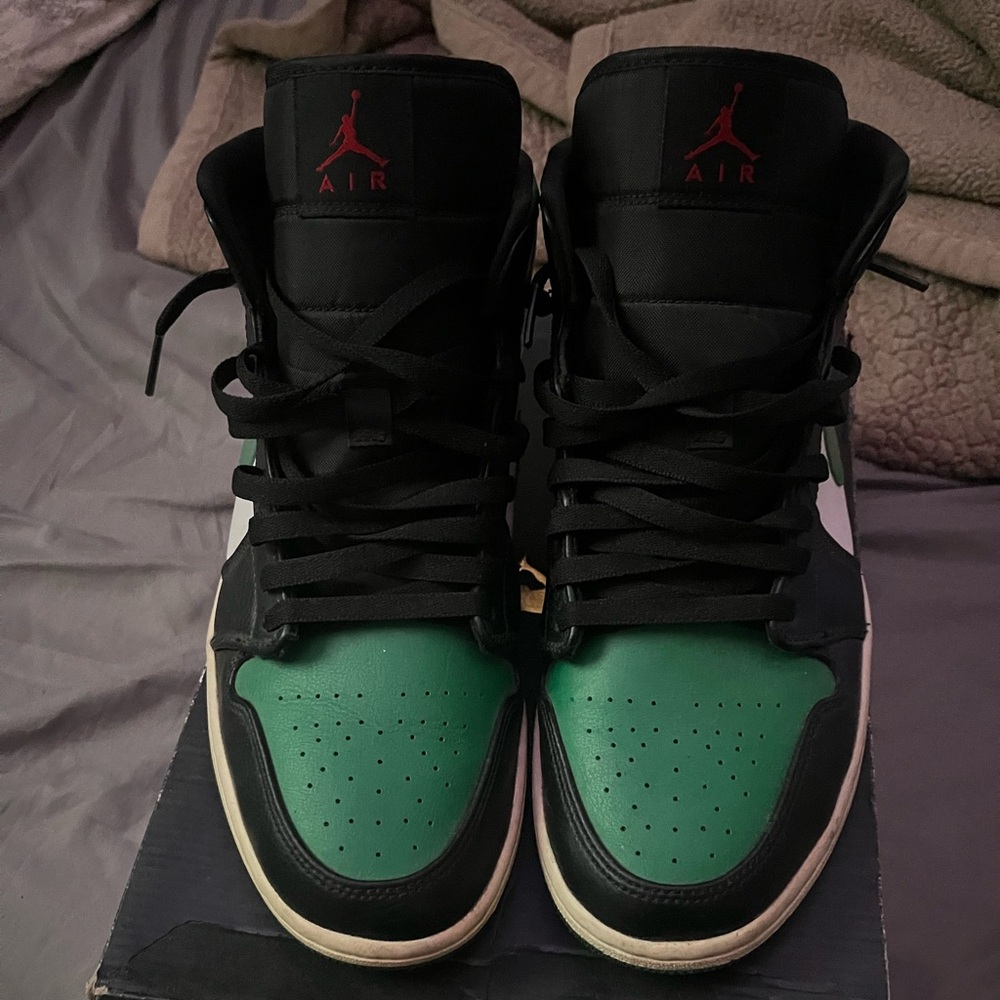 Air Jordan 1 Mid